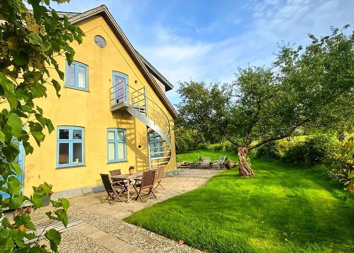 Stylish Vacation Home - Close To Sea And Nature